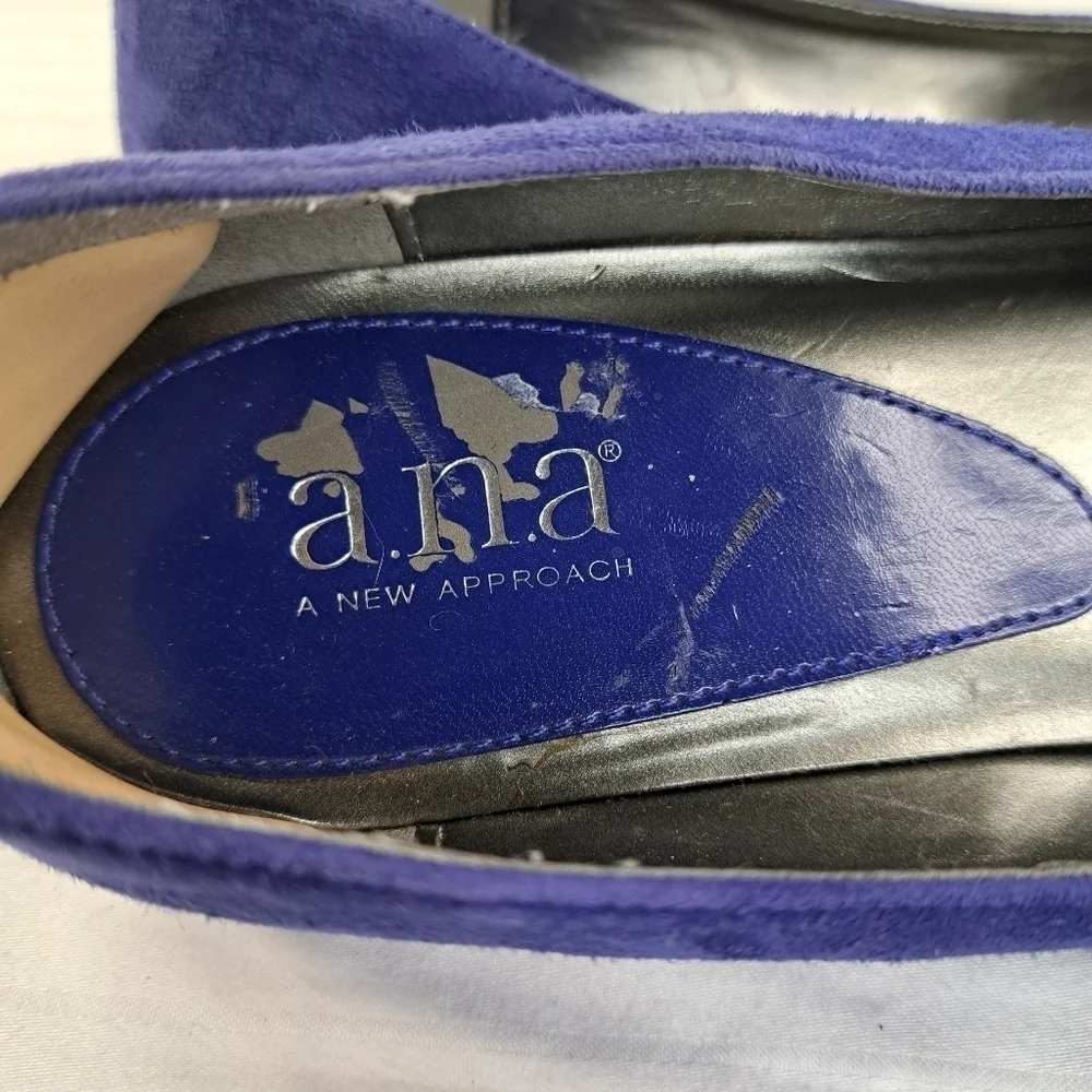 A.n.a Blue Studded Suede Flats Women's Size 9